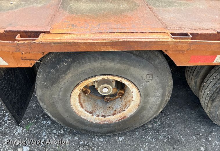 image for item NQ9656 1978 Transcraft  drop deck equipment trailer