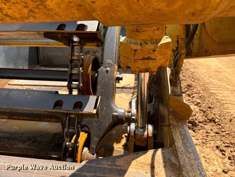 image for item NQ9687 1998 Caterpillar 623F elevating scraper