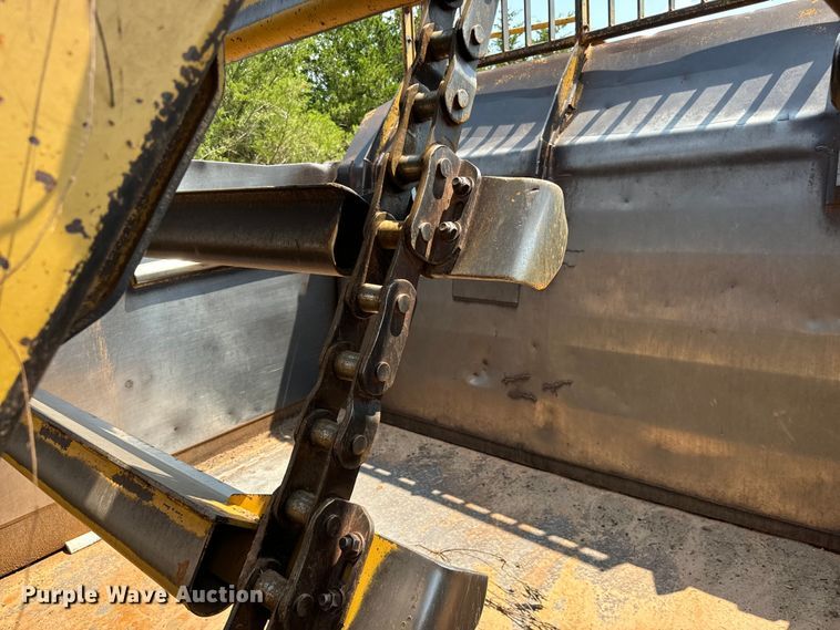 image for item NQ9687 1998 Caterpillar 623F elevating scraper