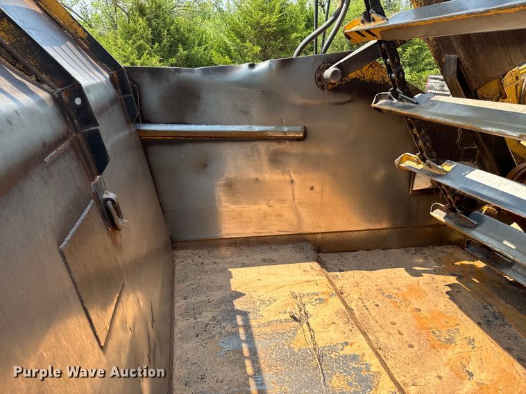 image for item NQ9687 1998 Caterpillar 623F elevating scraper