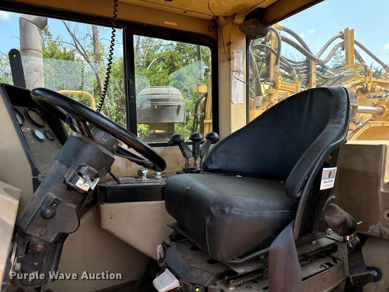 image for item NQ9687 1998 Caterpillar 623F elevating scraper