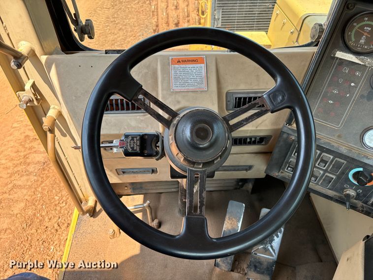 image for item NQ9687 1998 Caterpillar 623F elevating scraper