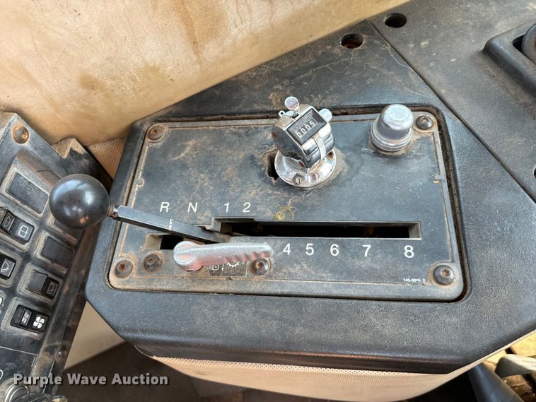 image for item NQ9687 1998 Caterpillar 623F elevating scraper