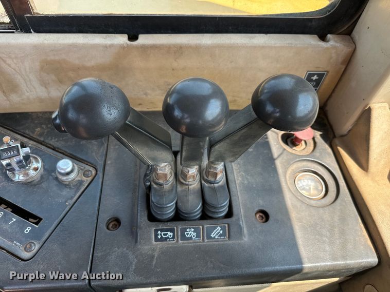 image for item NQ9687 1998 Caterpillar 623F elevating scraper