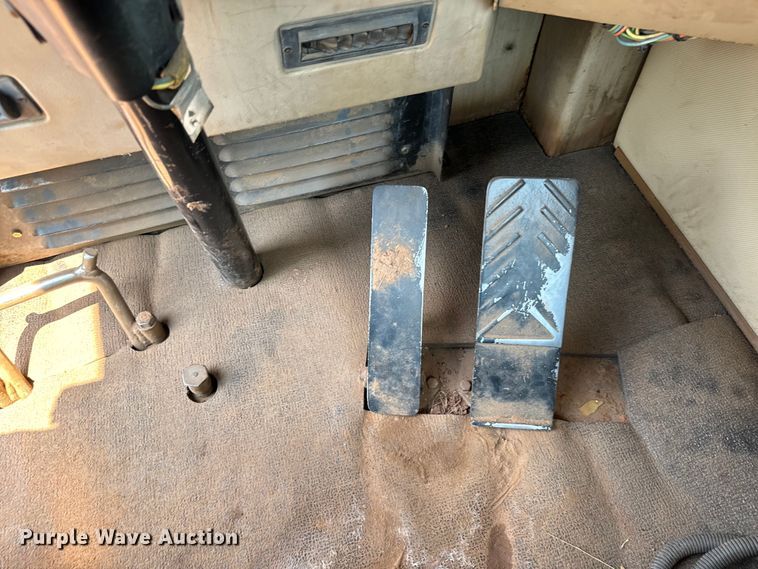 image for item NQ9687 1998 Caterpillar 623F elevating scraper