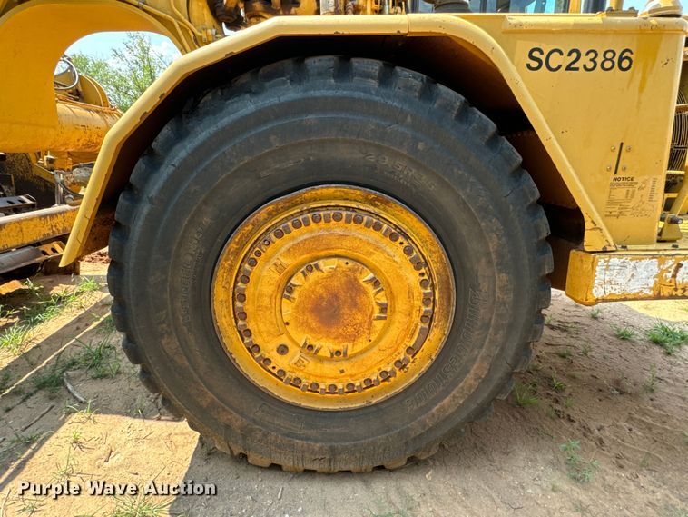 image for item NQ9687 1998 Caterpillar 623F elevating scraper