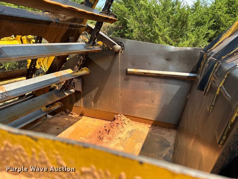 image for item NQ9688 1998 Caterpillar 623F elevating scraper