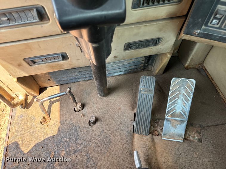 image for item NQ9688 1998 Caterpillar 623F elevating scraper