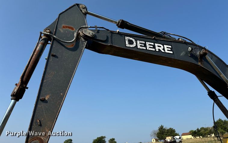 image for item NQ9689 2008 John Deere 350D LC excavator