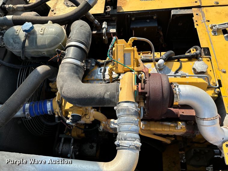 image for item NQ9689 2008 John Deere 350D LC excavator