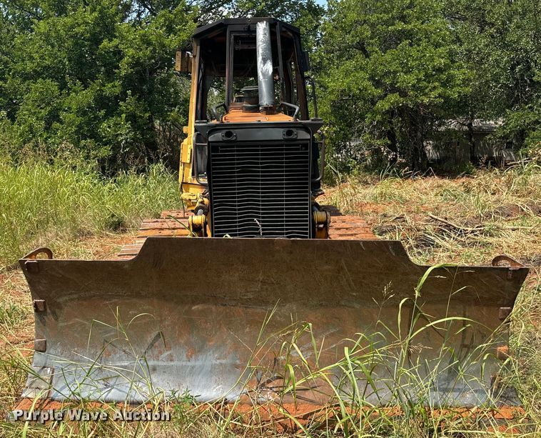 image for item NQ9695 2004 John Deere 700H LT dozer