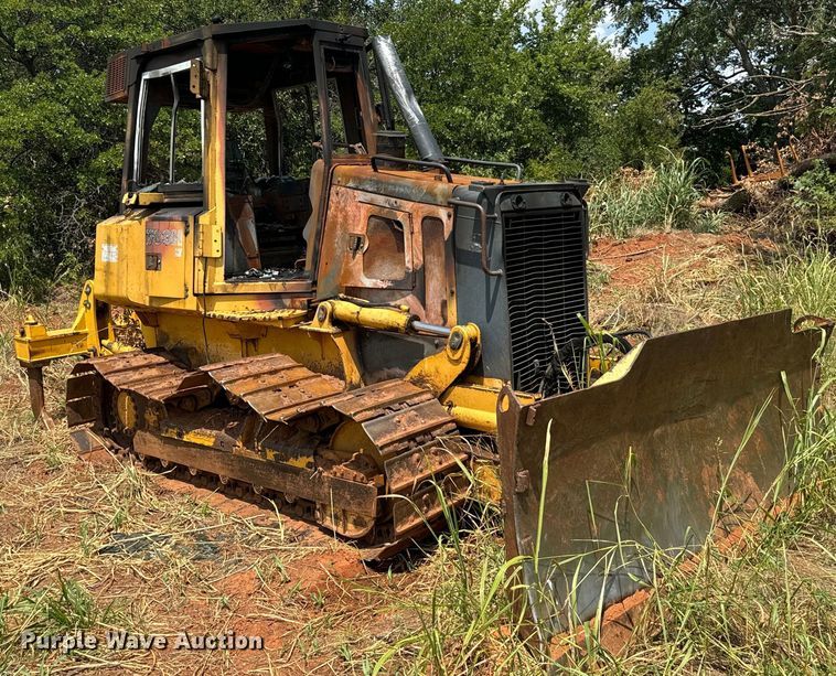 image for item NQ9695 2004 John Deere 700H LT dozer