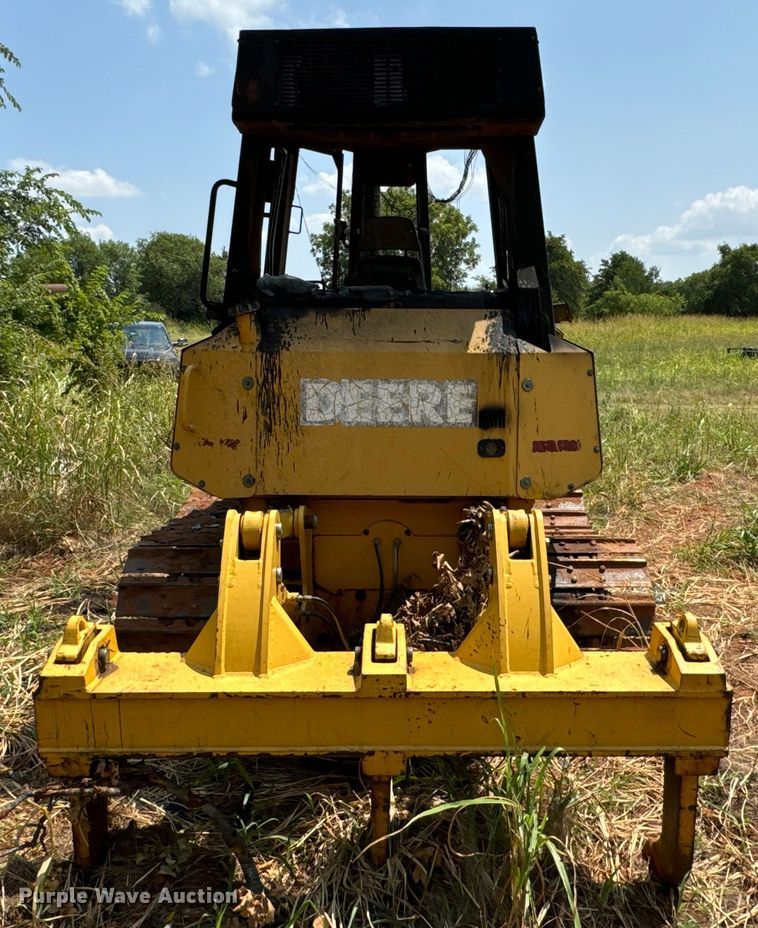 image for item NQ9695 2004 John Deere 700H LT dozer