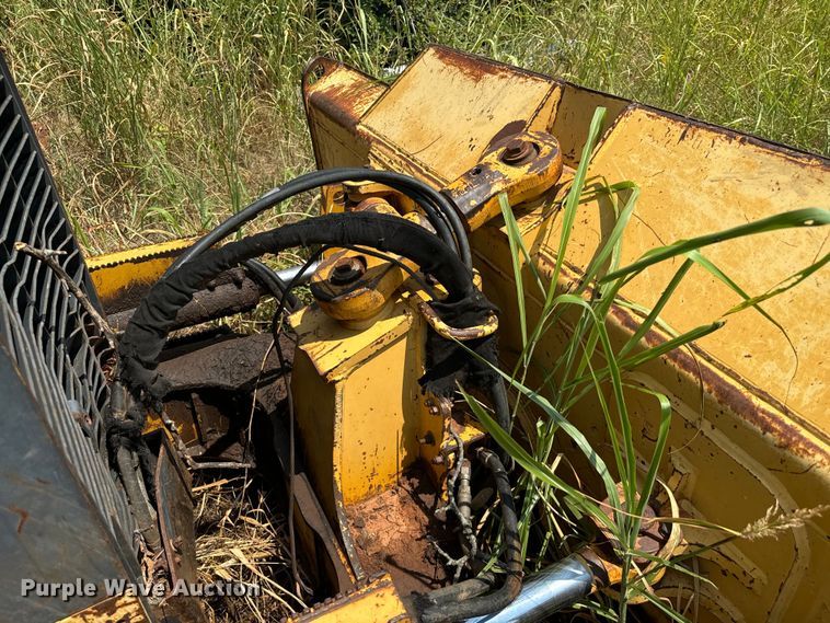 image for item NQ9695 2004 John Deere 700H LT dozer