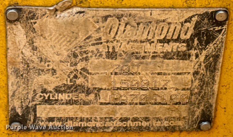 image for item NQ9695 2004 John Deere 700H LT dozer