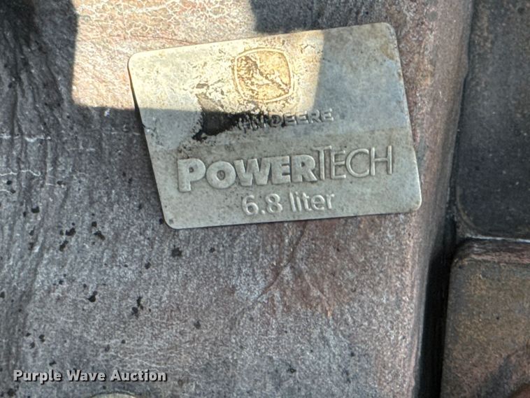 image for item NQ9695 2004 John Deere 700H LT dozer