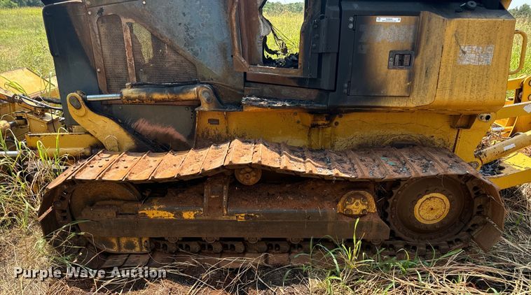 image for item NQ9695 2004 John Deere 700H LT dozer