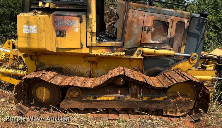 image for item NQ9695 2004 John Deere 700H LT dozer
