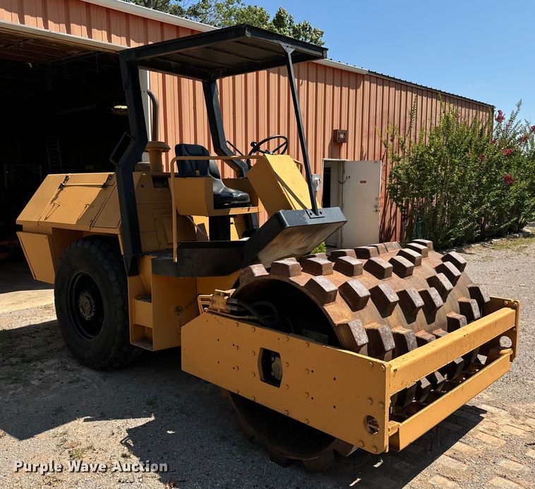 image for item NQ9706 1989 Dresser PD66A single drum vibratory roller