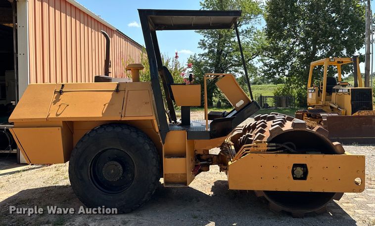 image for item NQ9706 1989 Dresser PD66A single drum vibratory roller