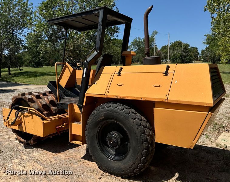 image for item NQ9706 1989 Dresser PD66A single drum vibratory roller