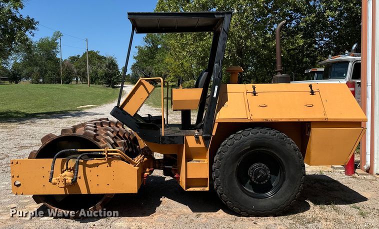 image for item NQ9706 1989 Dresser PD66A single drum vibratory roller