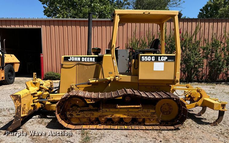 image for item NQ9707 1998 John Deere 550G dozer