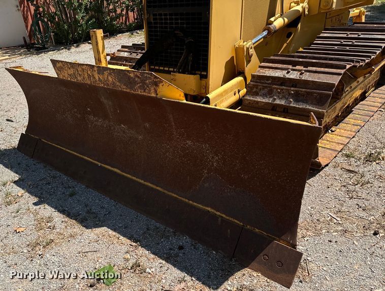 image for item NQ9707 1998 John Deere 550G dozer