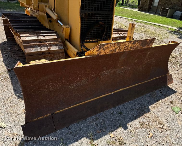 image for item NQ9707 1998 John Deere 550G dozer