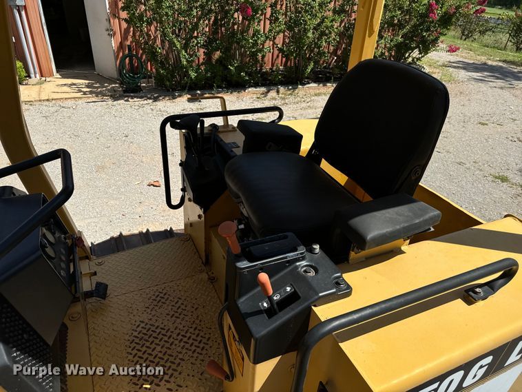 image for item NQ9707 1998 John Deere 550G dozer