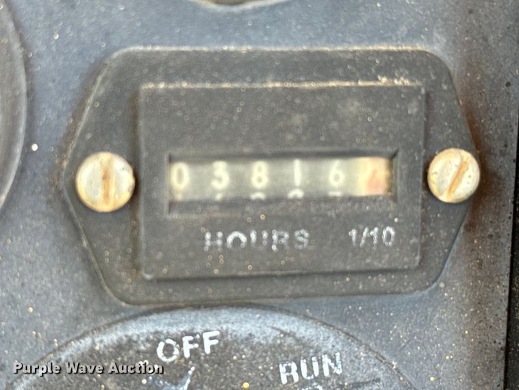 image for item NQ9707 1998 John Deere 550G dozer