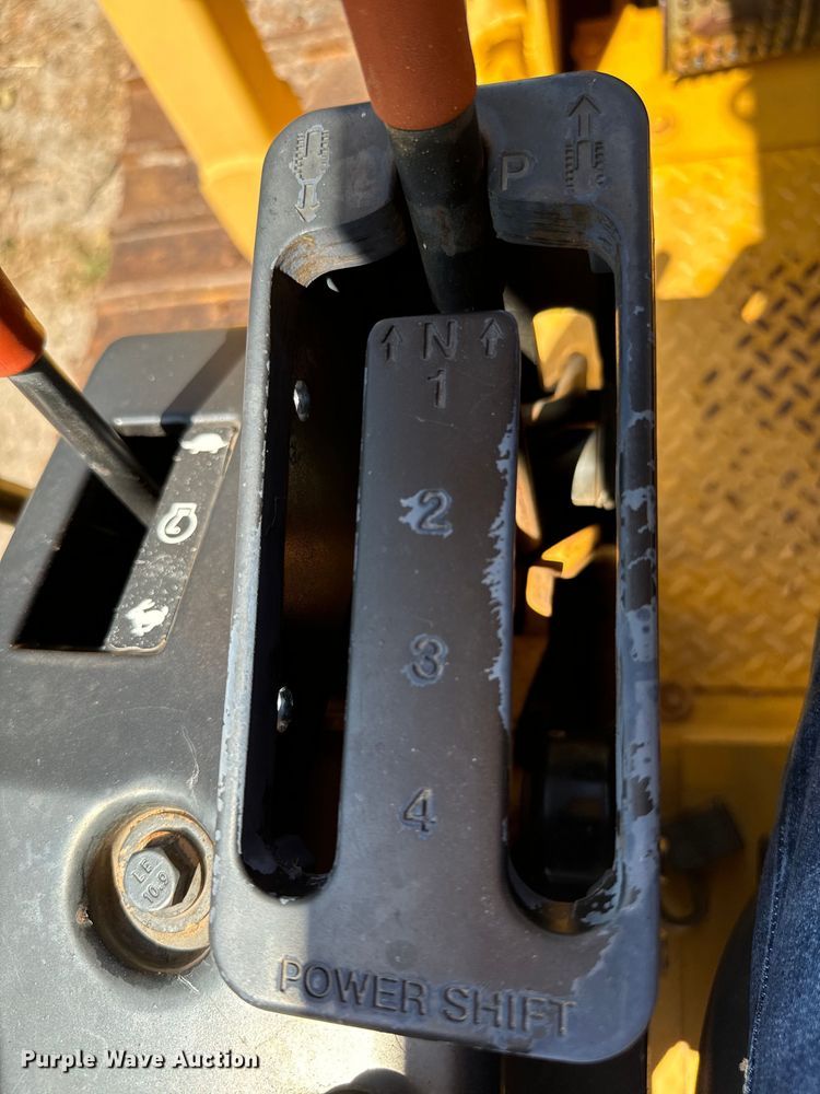 image for item NQ9707 1998 John Deere 550G dozer