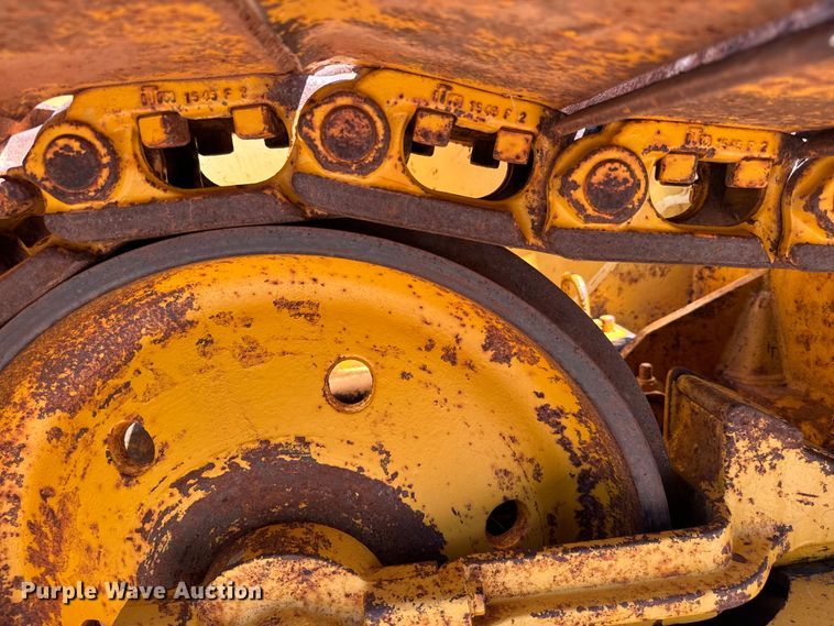 image for item NQ9707 1998 John Deere 550G dozer