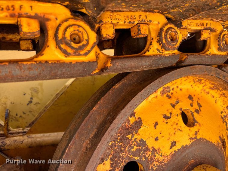 image for item NQ9707 1998 John Deere 550G dozer