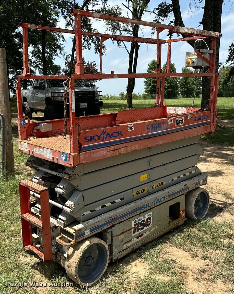 image for item NQ9710 Skyjack 3226 scissor lift