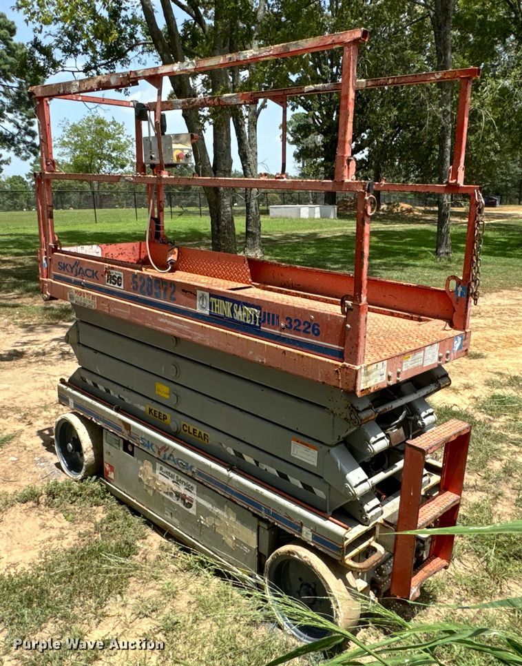 image for item NQ9710 Skyjack 3226 scissor lift