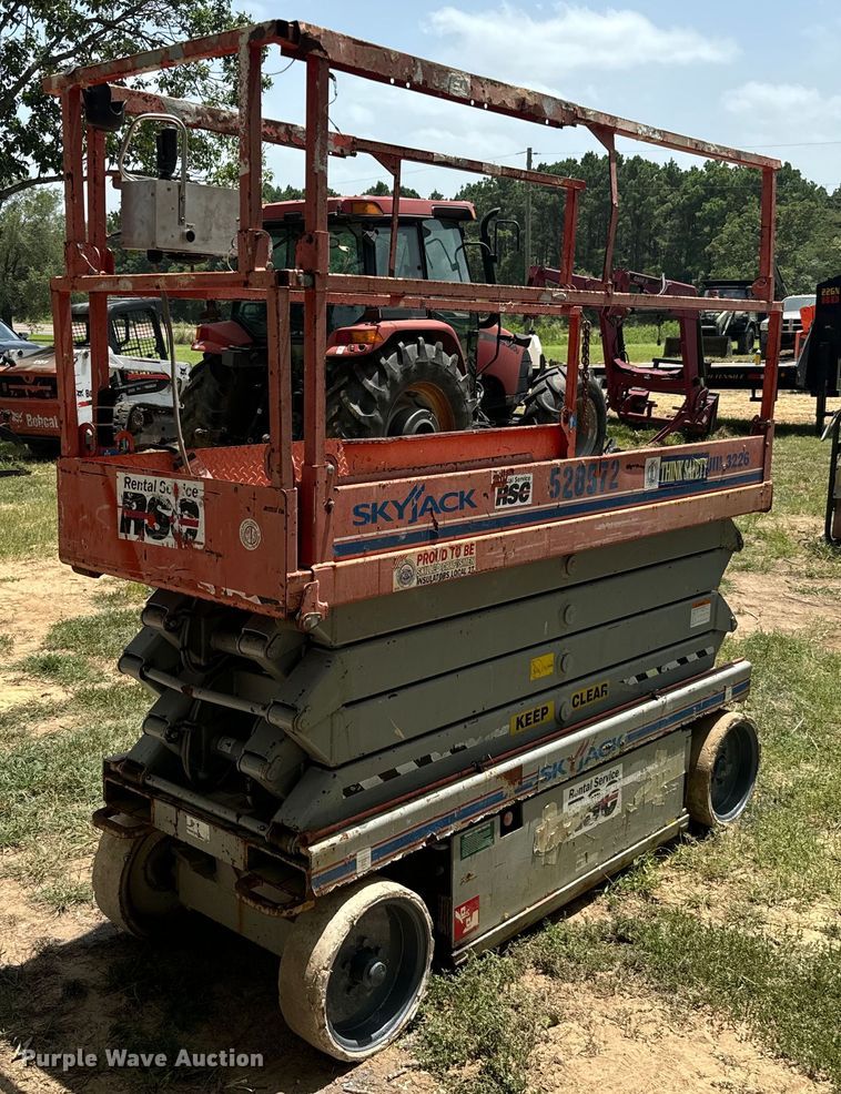 image for item NQ9710 Skyjack 3226 scissor lift