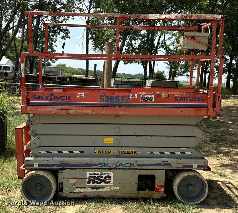 image for item NQ9710 Skyjack 3226 scissor lift