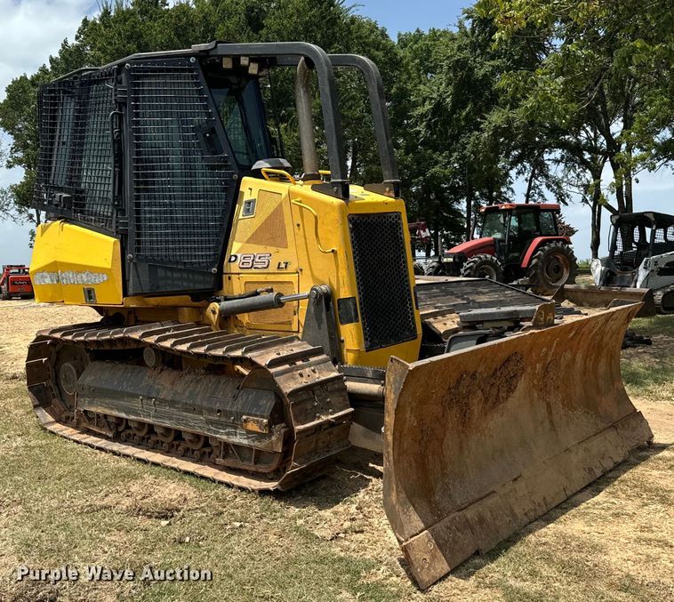 image for item NQ9711 2008 New Holland D85 dozer