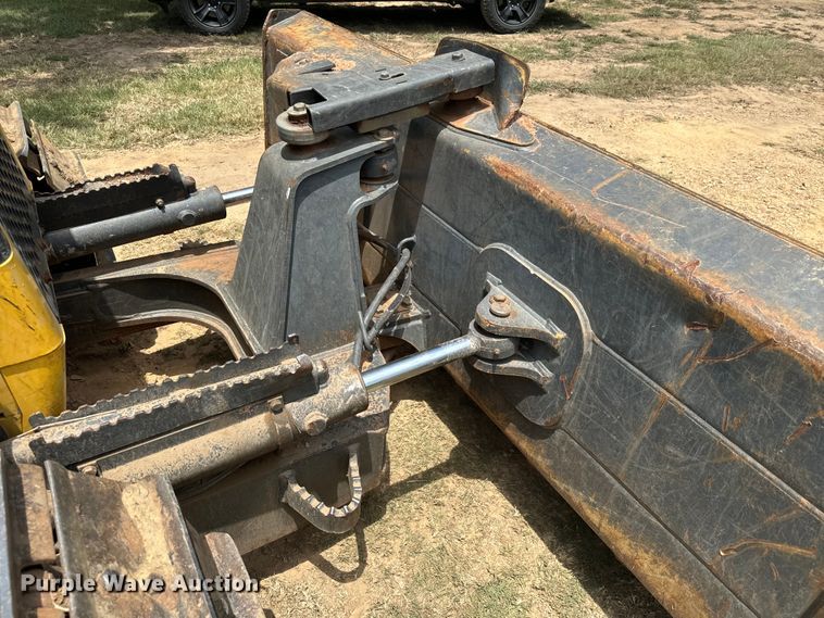 image for item NQ9711 2008 New Holland D85 dozer