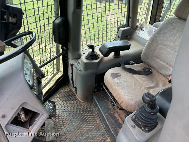 image for item NQ9711 2008 New Holland D85 dozer