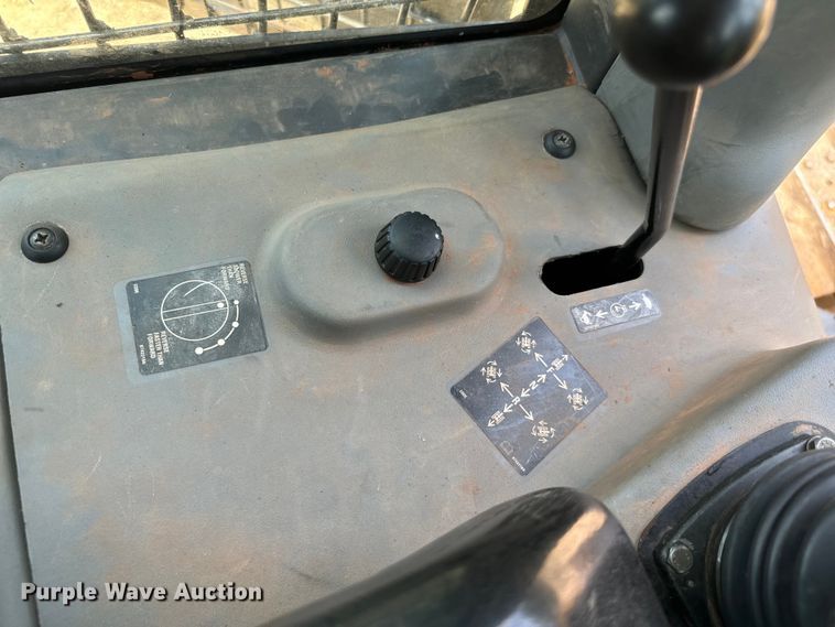 image for item NQ9711 2008 New Holland D85 dozer