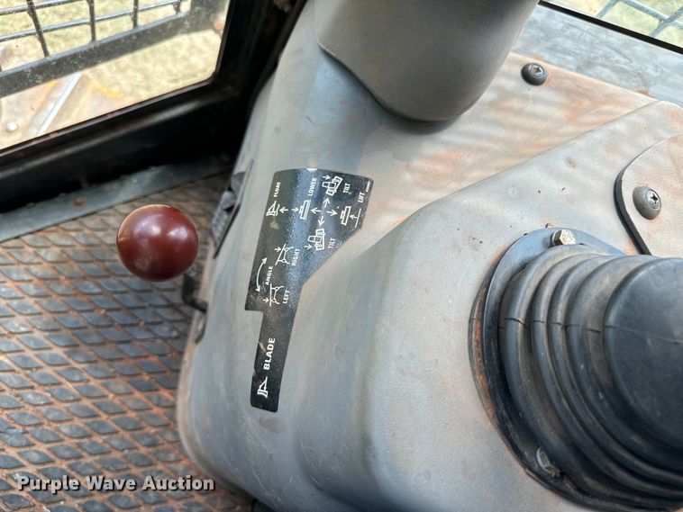 image for item NQ9711 2008 New Holland D85 dozer