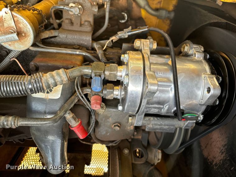 image for item NQ9711 2008 New Holland D85 dozer