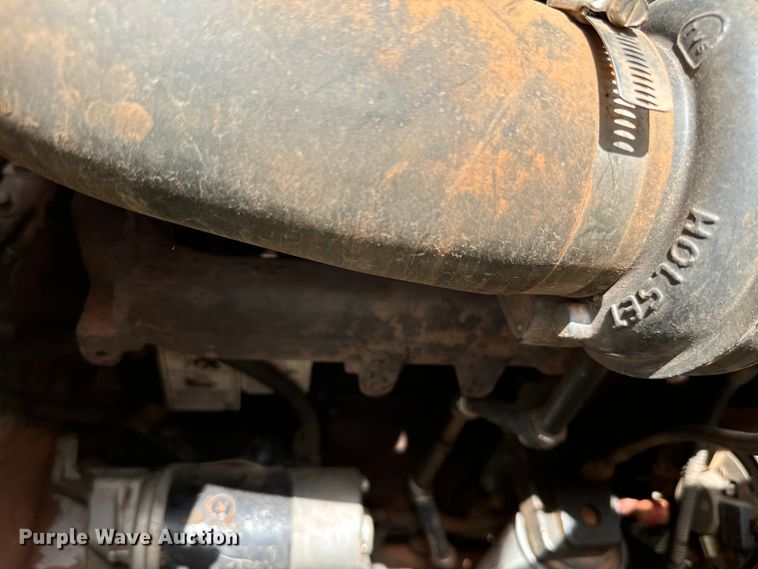 image for item NQ9711 2008 New Holland D85 dozer