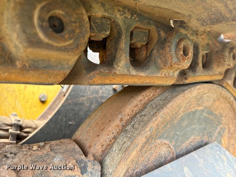 image for item NQ9711 2008 New Holland D85 dozer