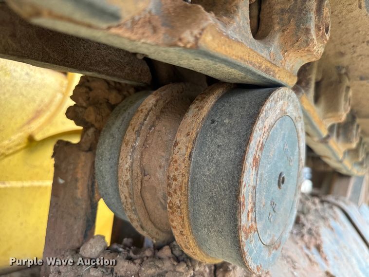 image for item NQ9711 2008 New Holland D85 dozer