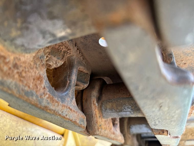 image for item NQ9711 2008 New Holland D85 dozer