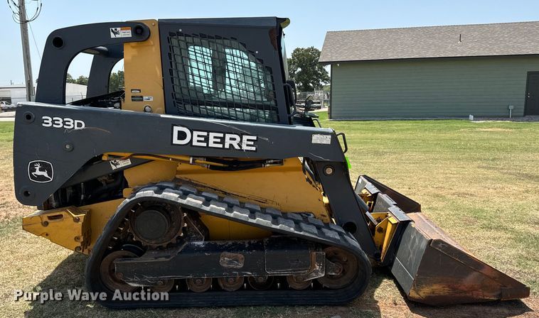 image for item NQ9713 2011 John Deere 333D tracked skid steer loader