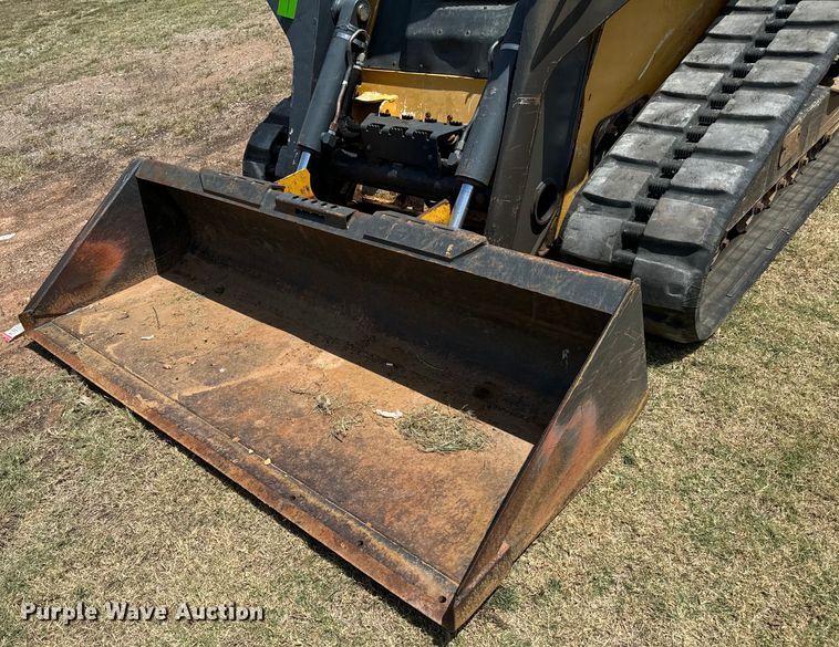image for item NQ9713 2011 John Deere 333D tracked skid steer loader